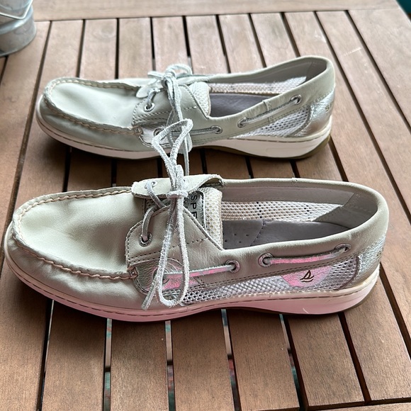 Pale blue/green Sperry topsiders in excellent condition! Size 8! - Picture 4 of 6